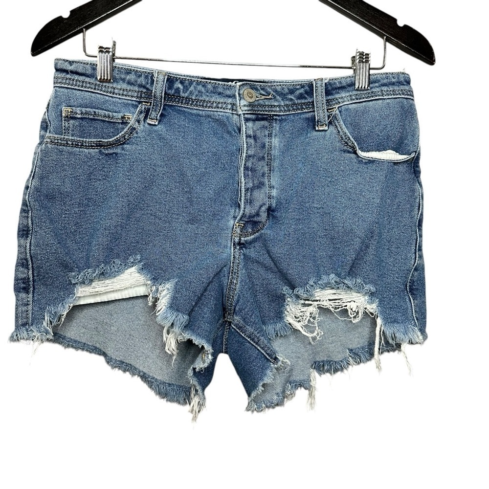 Hollister Distressed Denim Shorts Size 31